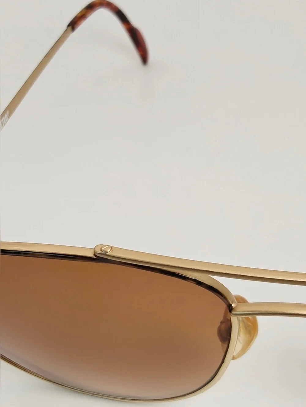 Carrera. 4913. 42. Men's Gold Frame Sunglasses with Brown Lenses. Made In Japan.